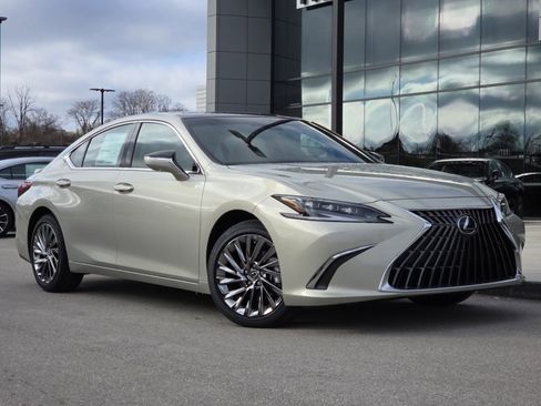 New 2025 Lexus ES 350 Ultra Luxury image 2