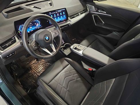 Used 2025 BMW X1 xDrive28i w/ Technology Package image 2