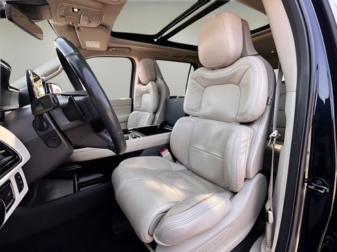 Used 2021 Lincoln Navigator Reserve w/ Luxury Package AWD/4WD image 6