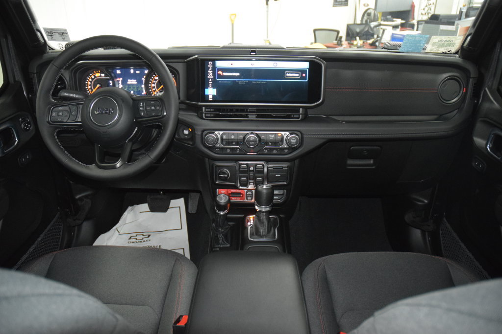 Used 2026 Jeep Wrangler Unlimited Rubicon w/ Safety Group AWD/4WD image 36