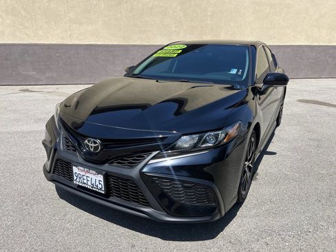 Used 2022 Toyota Camry SE image 7