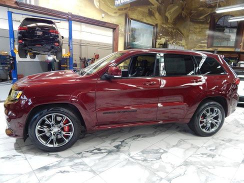 Used 2021 Jeep Grand Cherokee SRT image 8