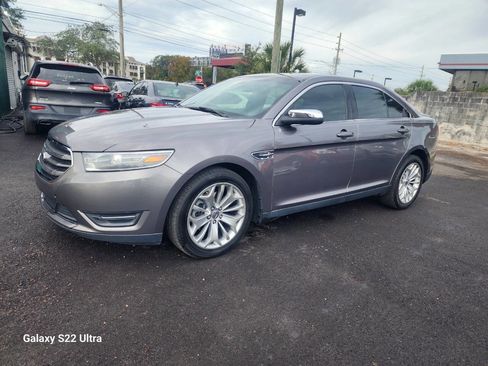 Used 2013 Ford Taurus Limited image 2
