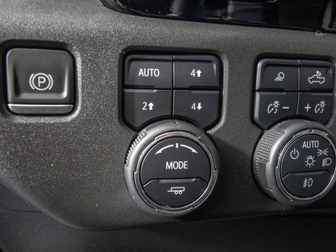 Used 2024 Chevrolet Silverado 1500 ZR2 w/ Technology Package image 24