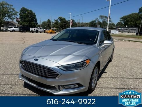 Used 2017 Ford Fusion Energi SE FWD image 2