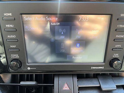 Used 2022 Toyota RAV4 LE AWD/4WD image 17