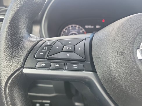 Certified 2021 Nissan Kicks SV FWD image 23