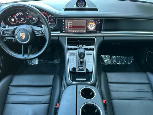 Certified 2023 Porsche Panamera Platinum Edition image 6