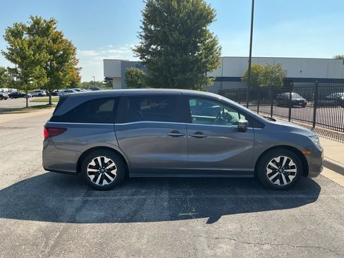 Used 2025 Honda Odyssey EX-L image 6