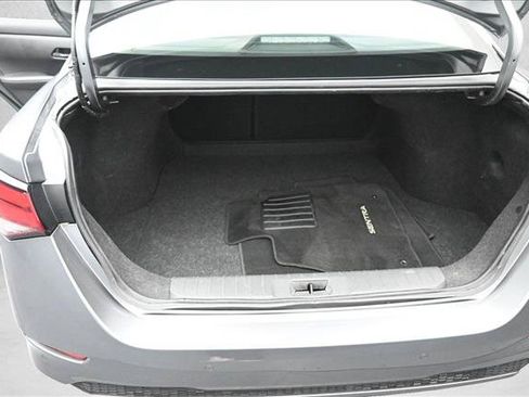 Used 2024 Nissan Sentra SV FWD image 22