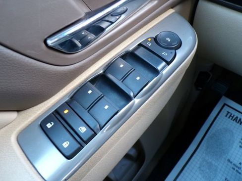 Used 2010 Chevrolet Avalanche LT w/ Suspension Package, Off-Road image 24