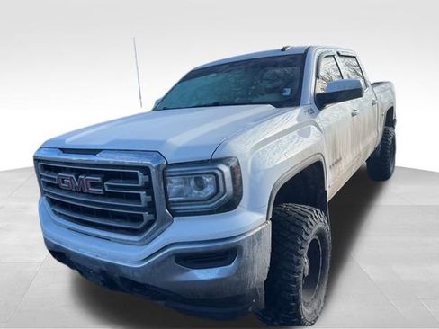 Used 2018 GMC Sierra 1500 SLE image 2