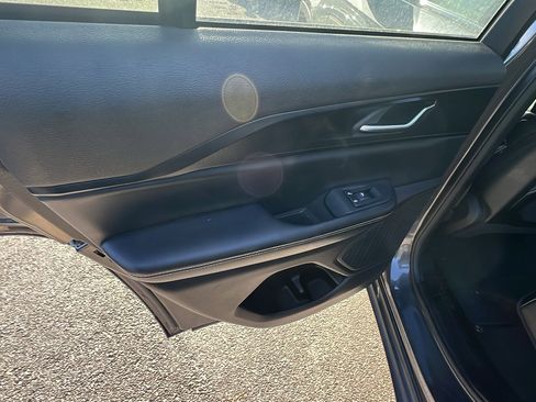 Used 2024 Jeep Grand Cherokee Altitude image 23