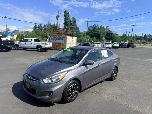 Used 2016 Hyundai Accent SE FWD image 3