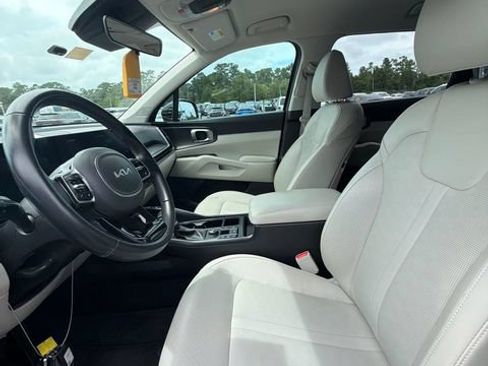 Used 2025 Kia Sorento S FWD image 17