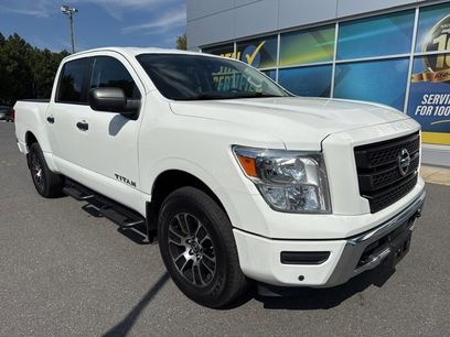 Used 2022 Nissan Titan SV w/ SV Convenience Package
