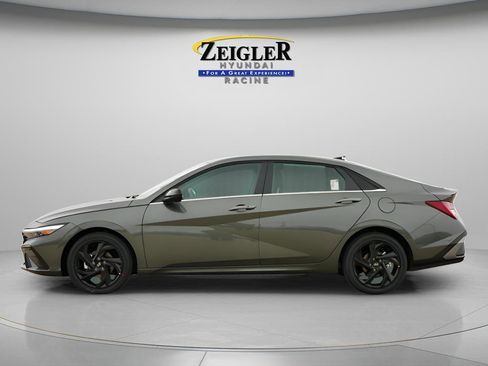 New 2026 Hyundai Elantra SEL Sport Premium FWD image 4