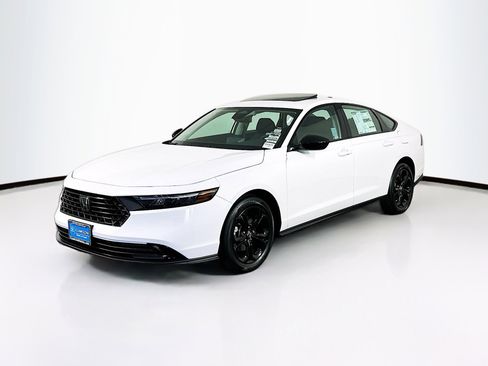 Used 2025 Honda Accord SE image 3