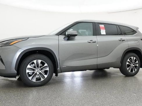 New 2026 Toyota Highlander XLE AWD/4WD image 18