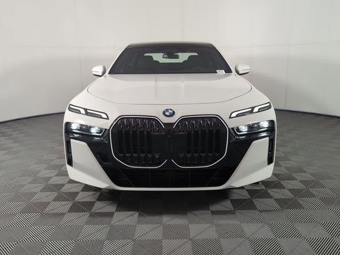 New 2026 BMW 740i image 5