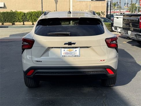 New 2026 Chevrolet Trax RS w/ Sunroof Package image 4