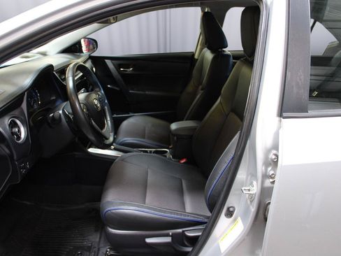 Used 2019 Toyota Corolla SE FWD image 32