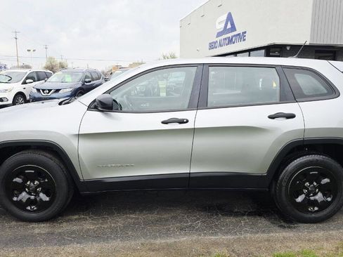 Used 2016 Jeep Cherokee Sport w/ Cold Weather Group image 2
