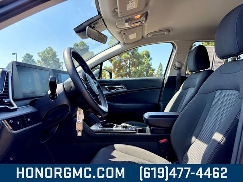 Used 2024 Kia Sportage LX image 11