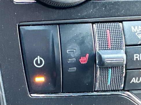 Used 2019 Ford Explorer XLT w/ Equipment Group 202A FWD image 24