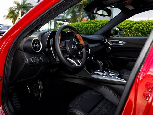 New 2025 Alfa Romeo Giulia w/ Driving Assist Package RWD image 30