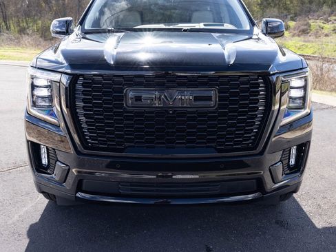 Used 2021 GMC Yukon Denali w/ Denali Ultimate Package image 14