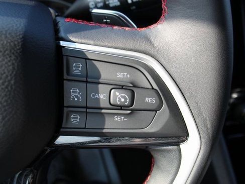 Used 2022 Jeep Grand Cherokee Trailhawk w/ Luxury Tech Group III image 21