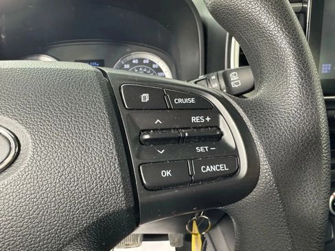 Used 2022 Hyundai Venue SE w/ Cargo Package FWD image 32