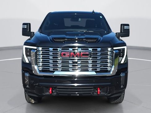 Used 2024 GMC Sierra 2500 AT4 image 8