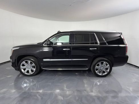 Used 2018 Cadillac Escalade Premium Luxury AWD/4WD image 8