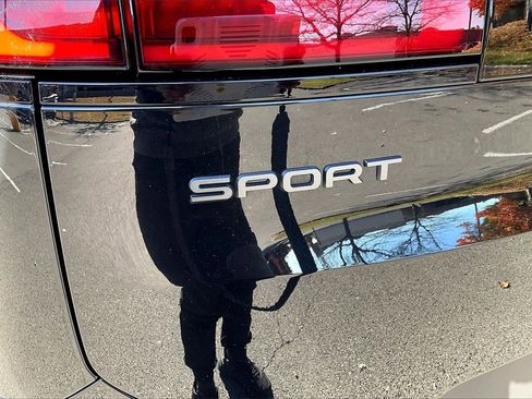 Used 2025 Land Rover Range Rover Sport image 23