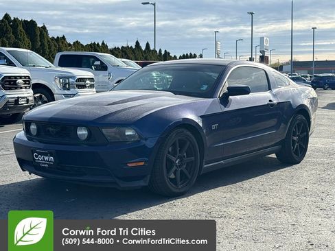 Used 2010 Ford Mustang GT image 3