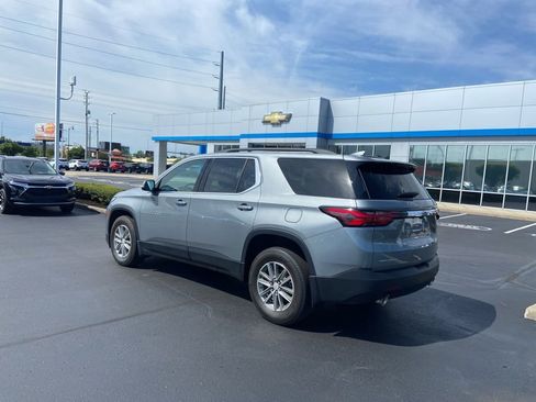 Used 2023 Chevrolet Traverse LT FWD image 3