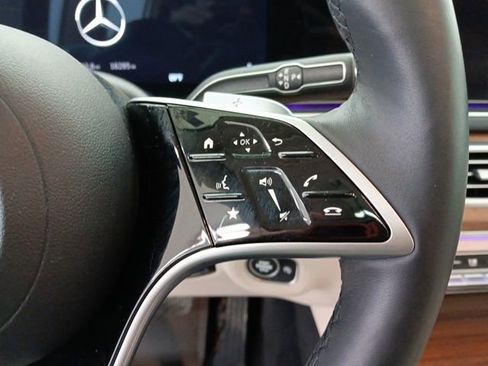 Used 2025 Mercedes-Benz GLS 450 4MATIC image 16