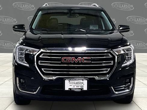 Used 2022 GMC Terrain SLT w/ Infotainment Package II AWD/4WD image 2