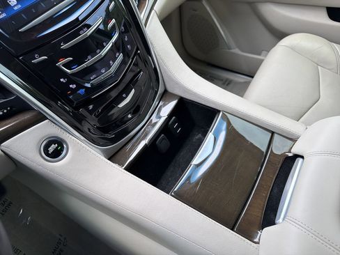 Used 2020 Cadillac Escalade Premium Luxury AWD/4WD image 7