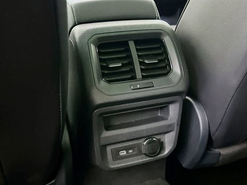 Used 2024 Volkswagen Tiguan SE R-Line image 13