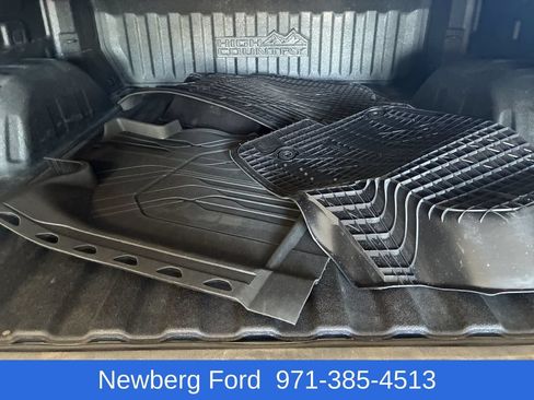 Used 2020 Chevrolet Silverado 1500 High Country w/ Technology Package AWD/4WD image 9