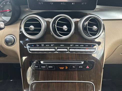 Used 2016 Mercedes-Benz GLC 300 4MATIC image 25