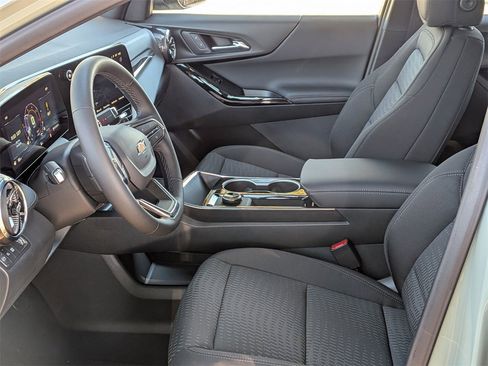 New 2026 Chevrolet Equinox LT image 18