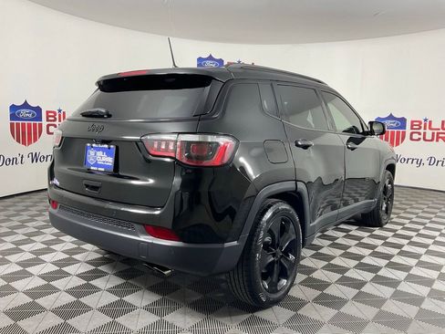 Used 2020 Jeep Compass Latitude FWD image 3