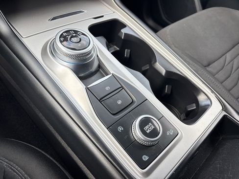 Used 2020 Ford Explorer XLT image 26
