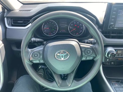 Used 2020 Toyota RAV4 XLE w/ Carpet Mat Package AWD/4WD image 12