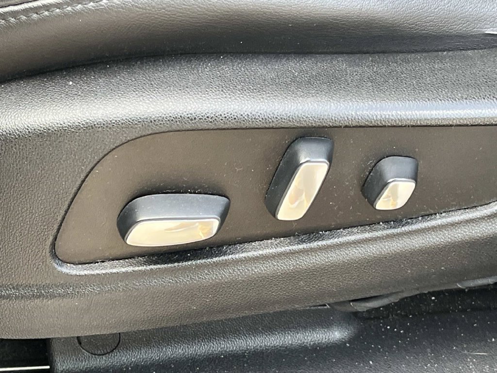Used 2019 Cadillac XT5 Luxury FWD image 32