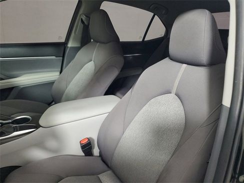 Used 2022 Toyota Camry LE image 20